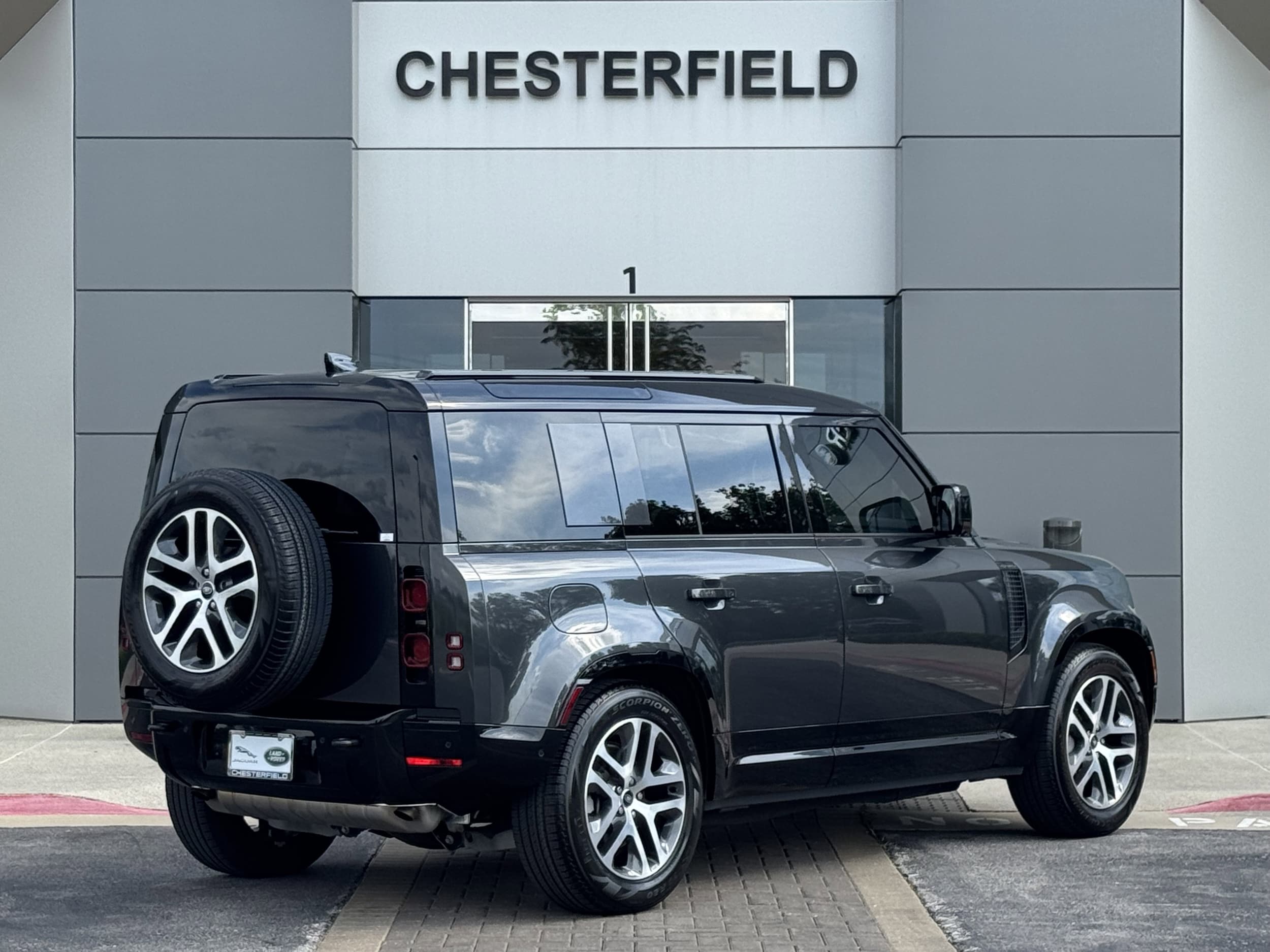 land rover defender 2025 SALE27EU7S2396299 image land rover defender 2025 SALE27EU7S2396299 image